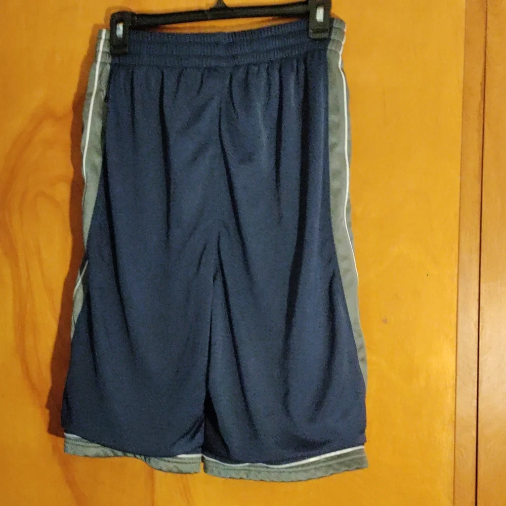 ✨Under Armor men's size medium blue mesh basketball shorts - Picture 3 of 4